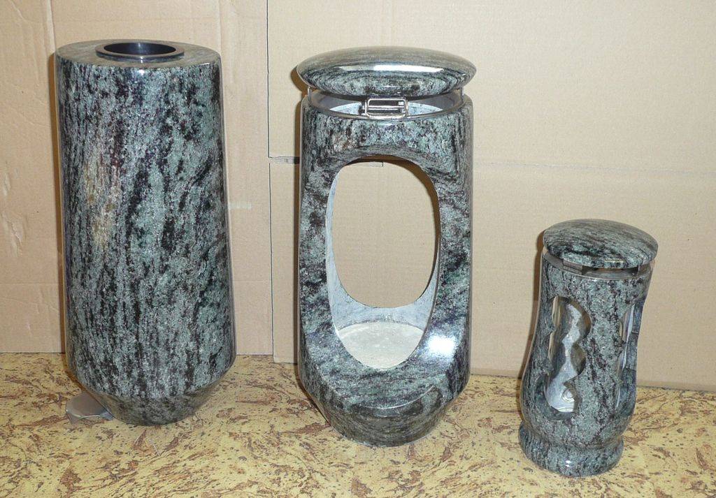 Kamenný obklad krbu — Olomouc